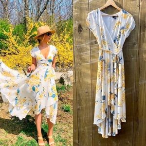 ⭐️ White and Yellow Countryside Floral Print Dress 🌿